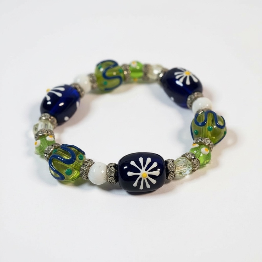 Daisy Lampwork Beaded Stretch Bracelet 6.75” Around
